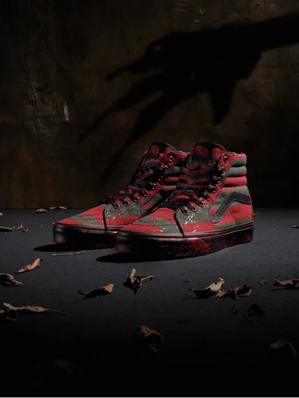 Vans Sk8-Hi House of Terror Nightmare on Elm Street Red & Black Sneakers Sz 9.5